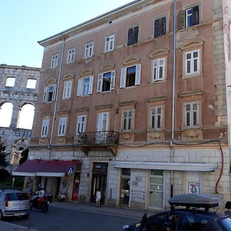 Amphiteater Art Apartman Pula Exterior photo