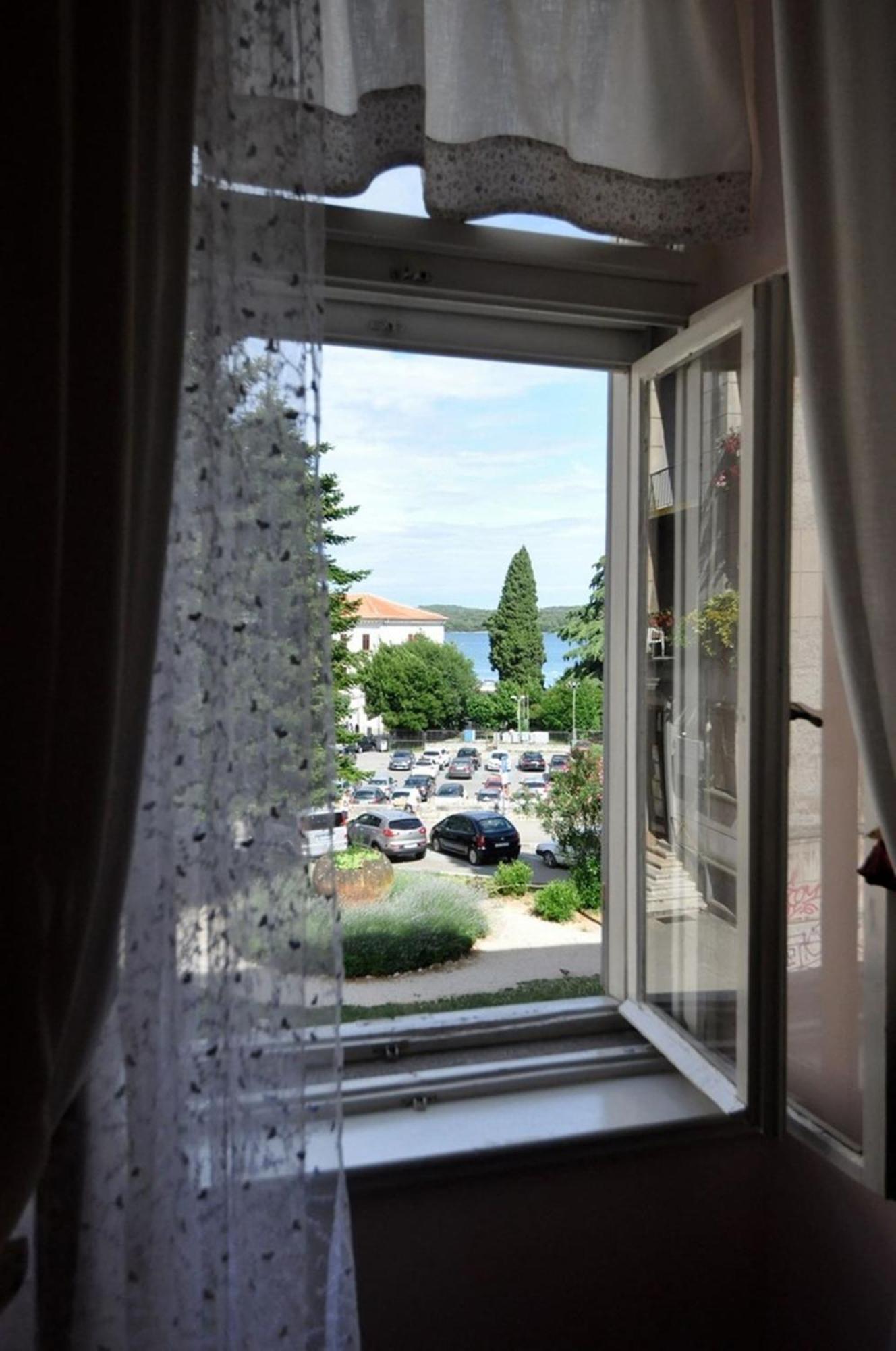 Amphiteater Art Apartman Pula Exterior photo