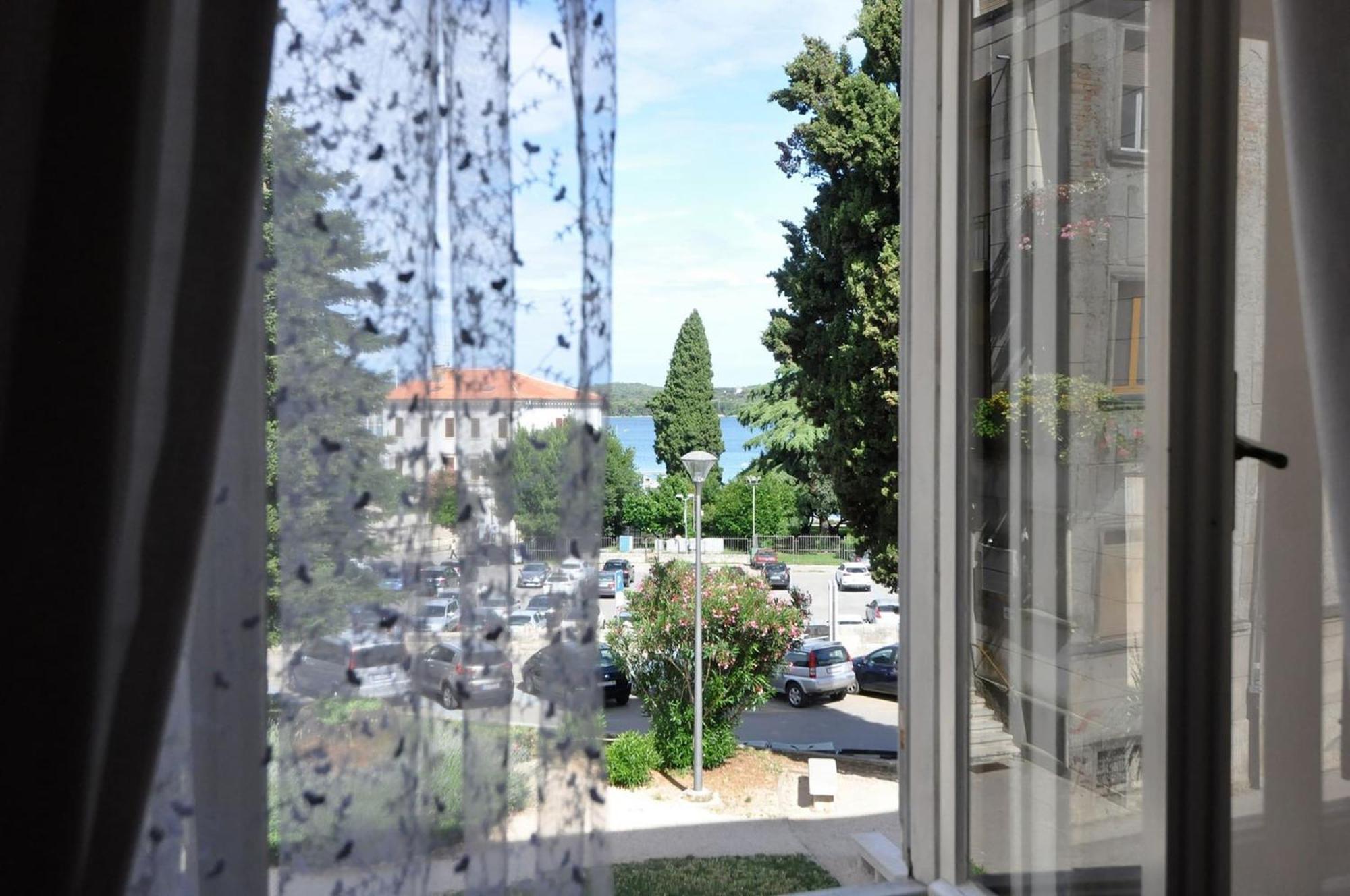 Amphiteater Art Apartman Pula Exterior photo
