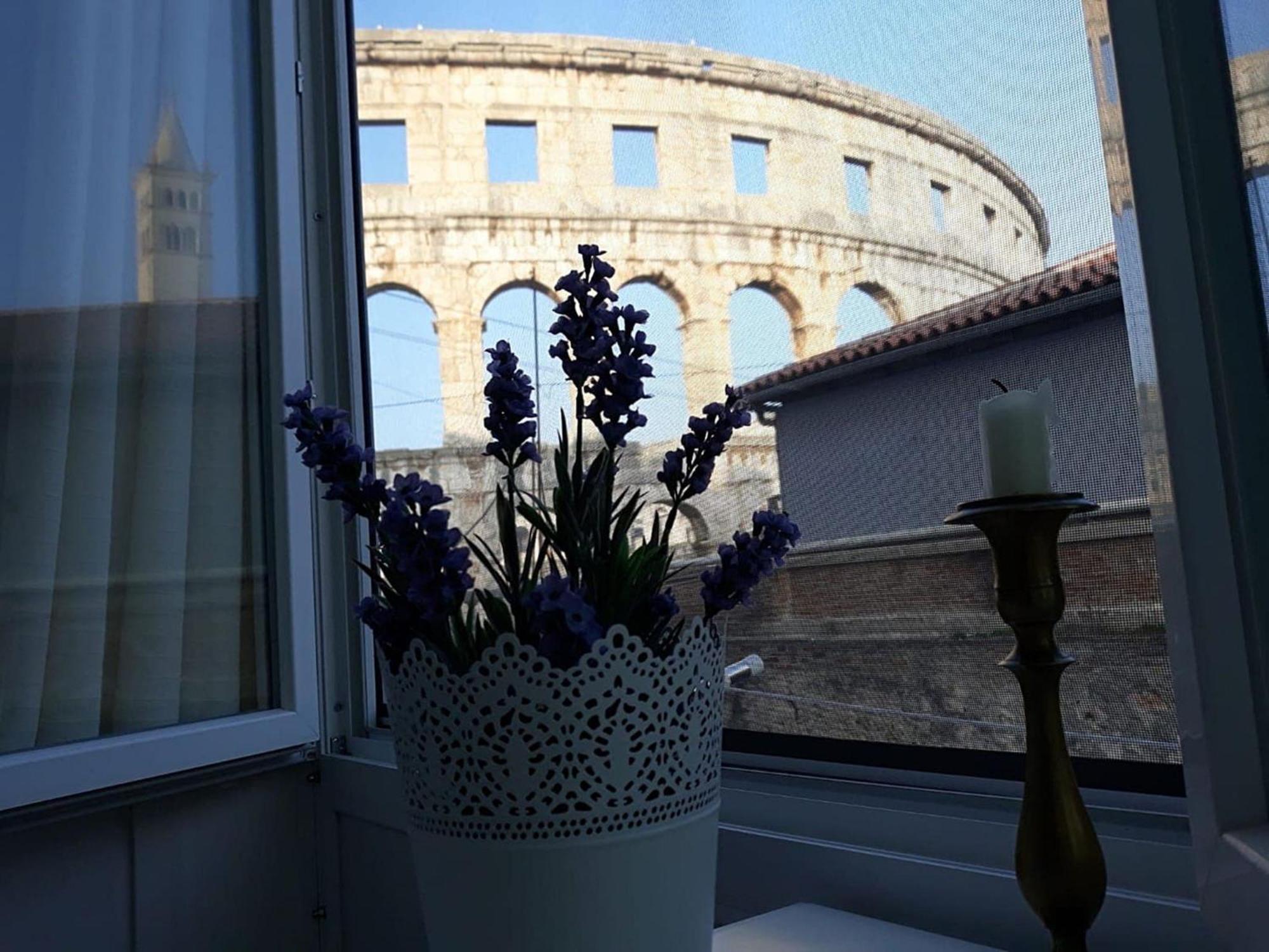 Amphiteater Art Apartman Pula Exterior photo